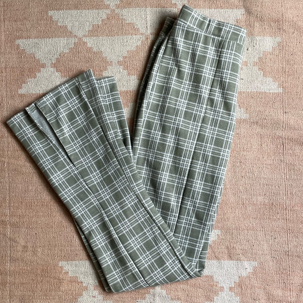 UO Sage Plaid Flare Pants🍵